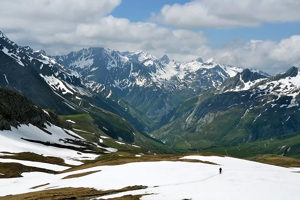 Climbing up to Col de Seigne at the Italien border looking to the West with still enormous snow quantities end June 2013 - panoramio