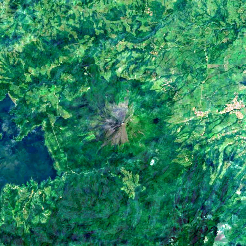 Arenal Volcano seen from above (Sentinel-2)