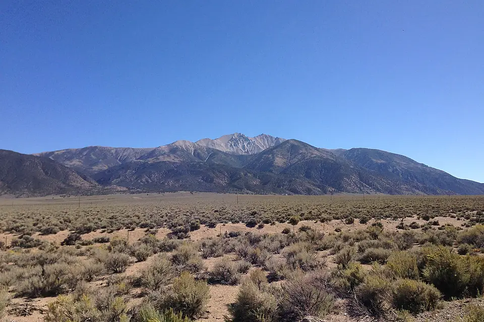 2013-09-19 14 30 47 View from US 6 of Boundary Peak and Montgomery Peak in the White Mountains of Nevada and California