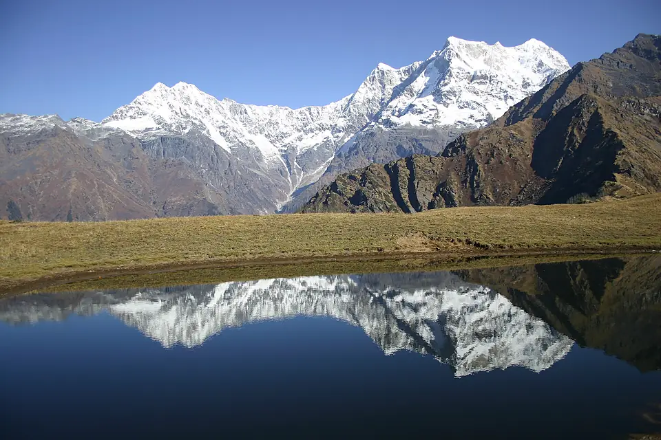 Chaukhamba from Madhyamaheshwar (Old)