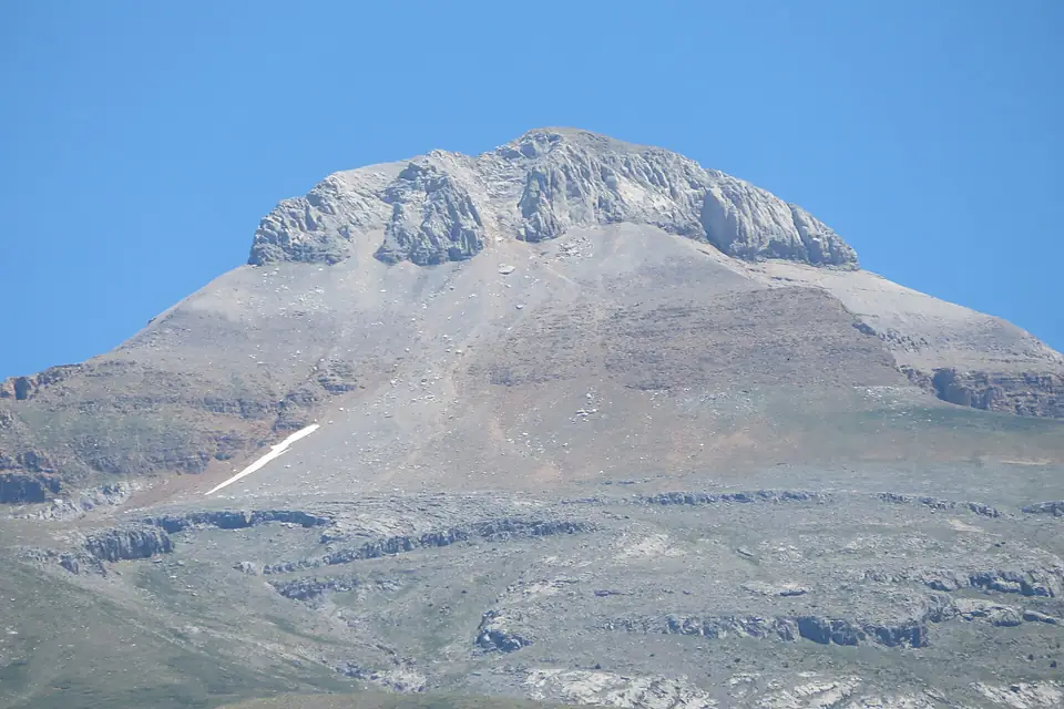 Macizo Collarada, pico Collarada de 2886 metros de altura (Villanúa, La Jacetania, Pirineo Aragonés)
