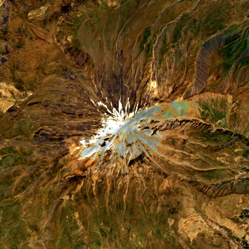 Damavand seen from above (Sentinel-2)