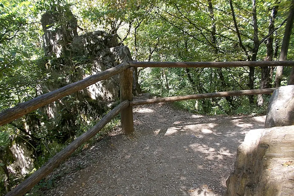 Sharp right between Istállós-kő Cave and Szalajka Spring, Szilvásvárad, 2016 Hungary