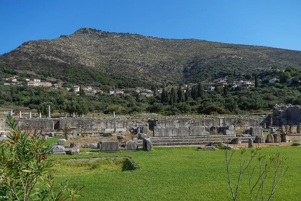Messene, Asklepius-Tempel, Ithome 2015-09