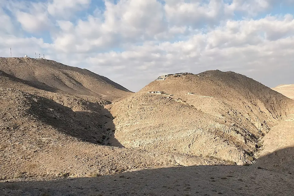 View of the ravine formed by the upper course of the Wadi Madnan