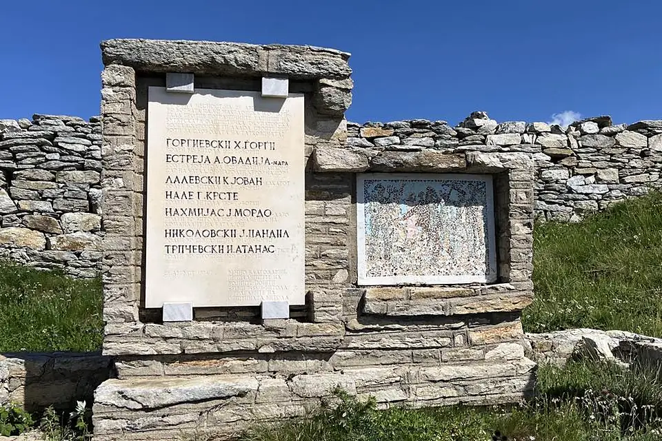 Spomen ploca od NOB - Kajmakcalan