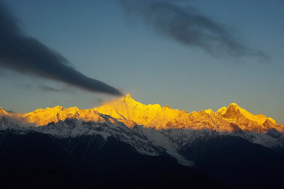 Kawagebo 卡瓦格博, Meili Snow Mountains 梅里雪山, Yunnan, 2009 (51993091583)