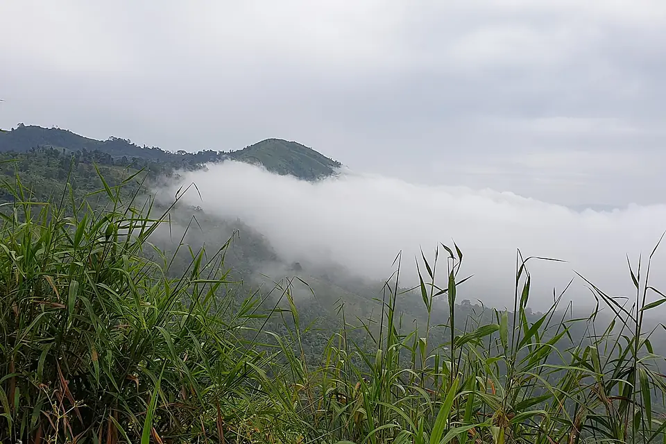 Clouds love Hills