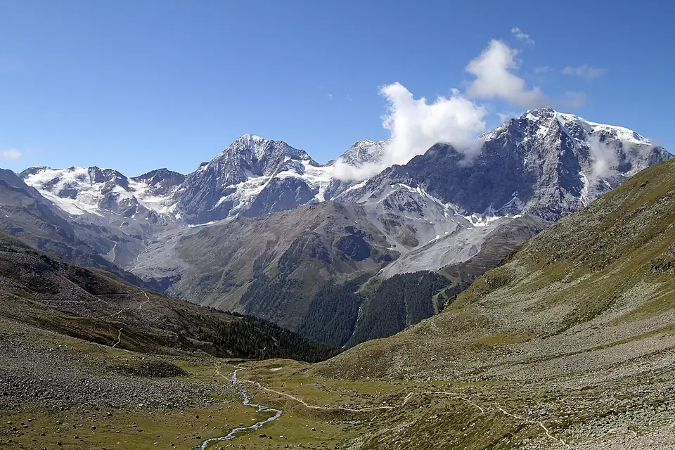 Cima Solda-Suldensptize (m. 3378 s.l.m.), Gran Zebrù-Königspitze (m.3857 s.l.m.), Zebrù (m.3735 s.l.m.) e Ortles-Ortler (m. 3902 s.l.m.) - panoramio