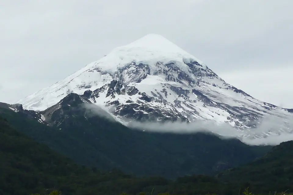 Cara Sur Volcán Lanín.