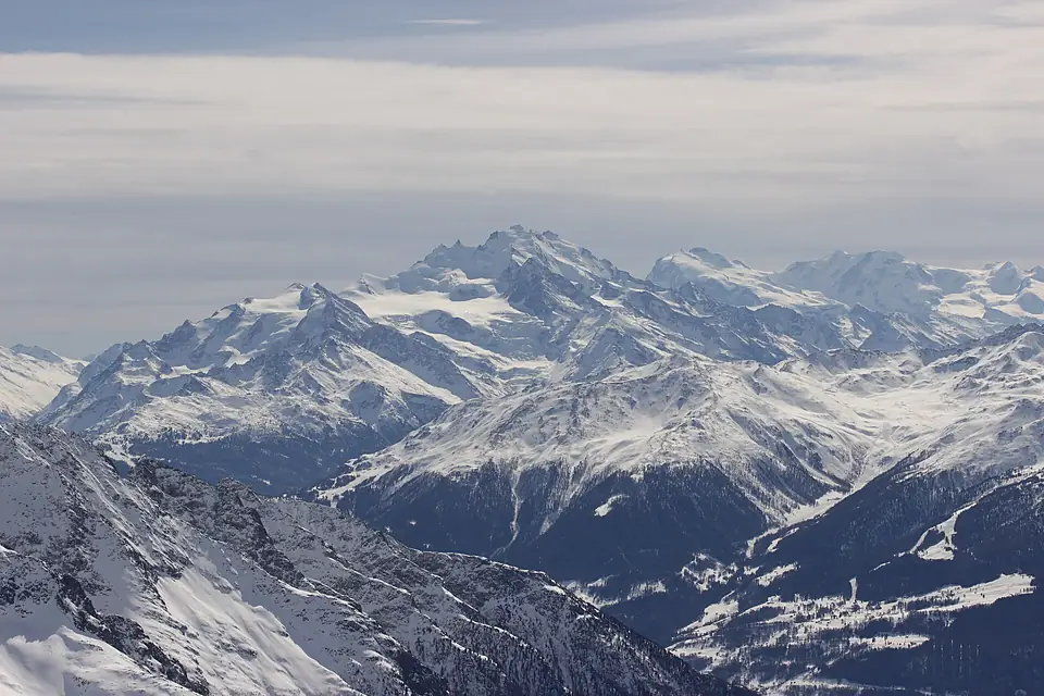 Dom and Dufourspitze (16782535102)