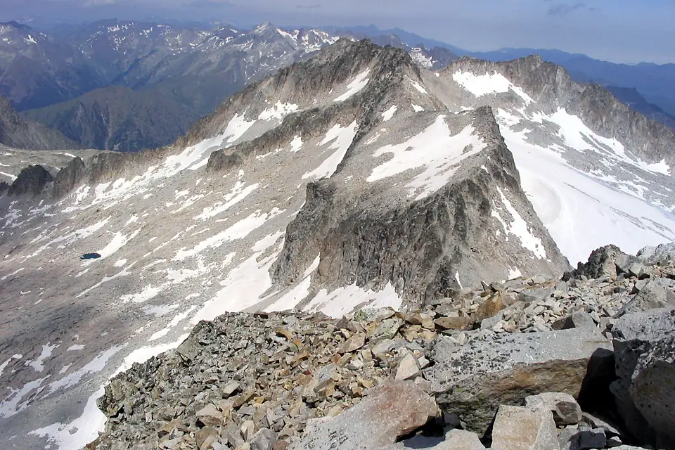 Aneto summit - panoramio - Santi Garcia (1)