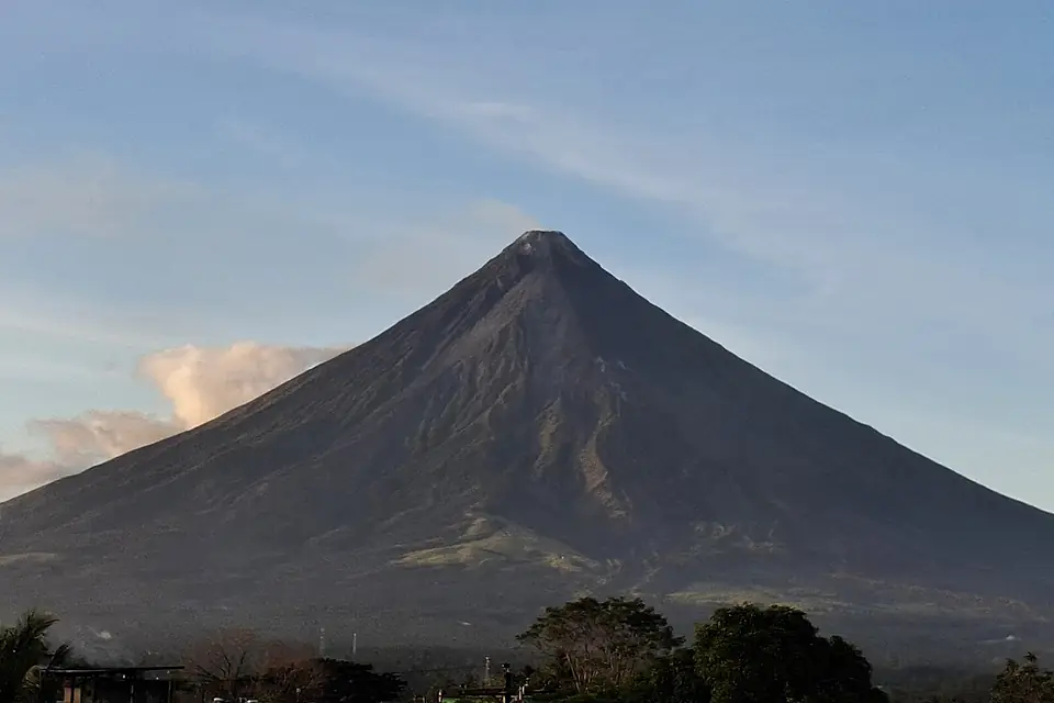 Mayon Volcano 2025 (2)
