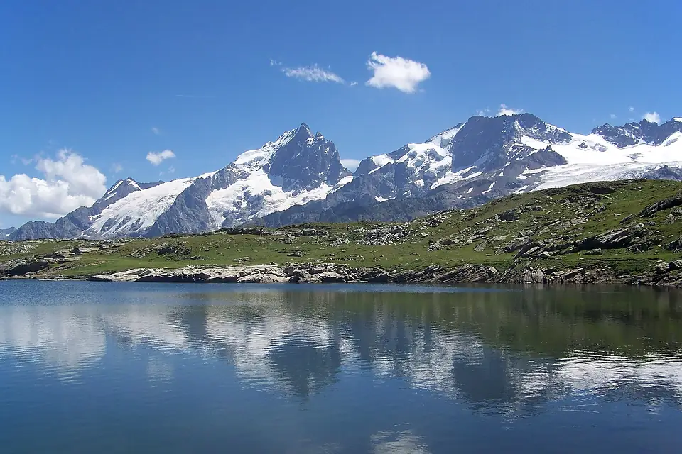 Emparis- massif de la Meije depuis le lac Noir