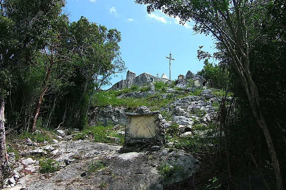 The view as you walk upwards. - panoramio