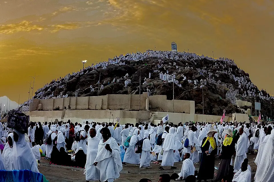 Jabal-e-Rehmat (Mount of Mercy Mount Arafat)