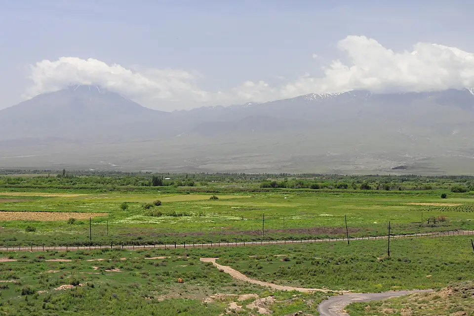 2014 Prowincja Ararat, Krajobraz widziany z klasztoru Chor Wirap (03)