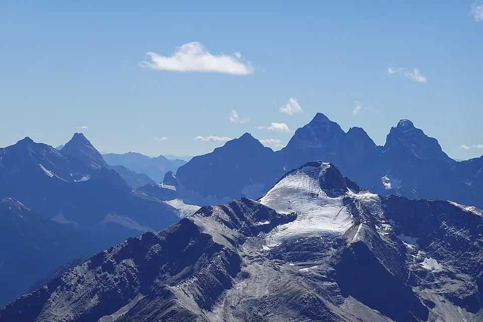 .Mount Goodsir and Mount Owen 01