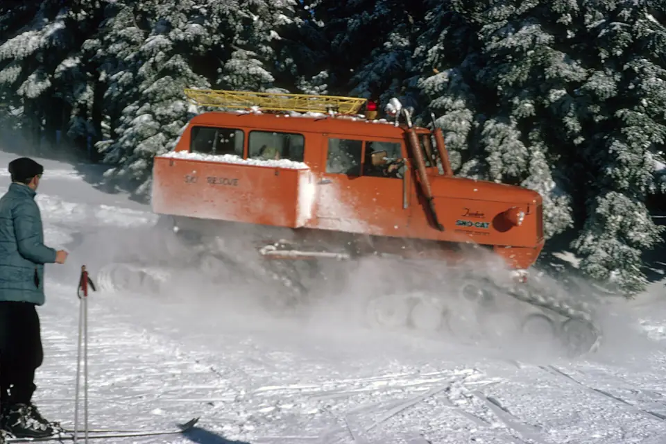 329 Mt Hood National Forest, skiing Timberline Lodge, historic (35404482033)