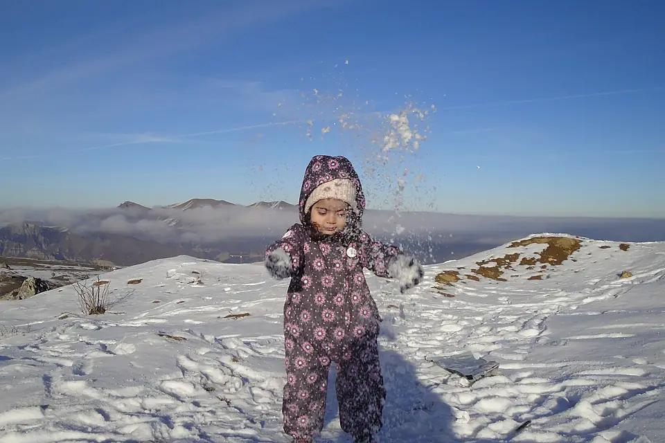 Az girl in Mount Shahdagh e-citizen
