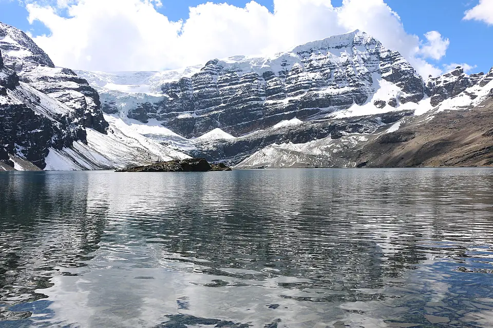 LAGUNA AL PIE DEL MURURATA