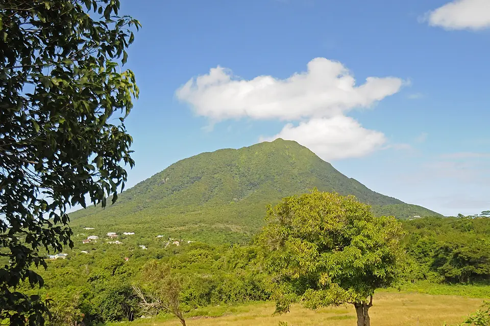 Nevis Peak, 3232 ft elevation extinct volcano, Nevis - panoramio (1)