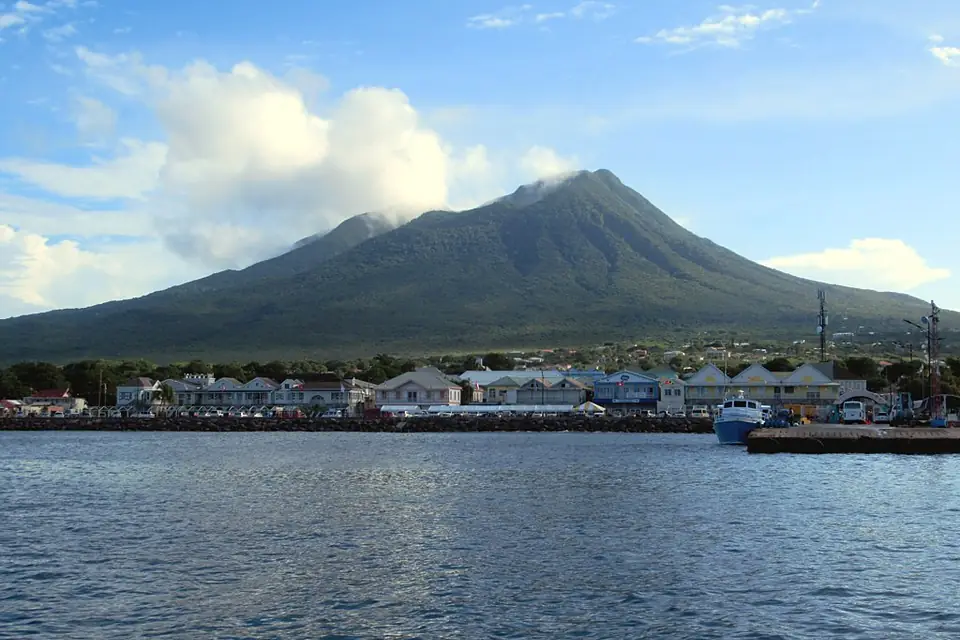 Nevis Peak (49843141073)