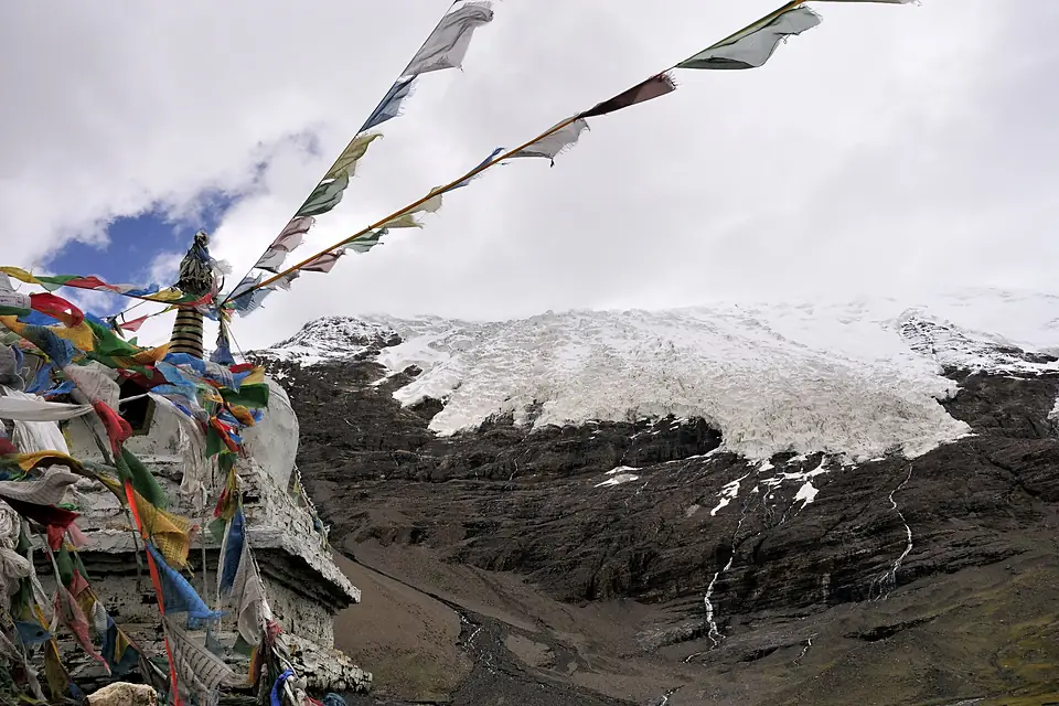 Karuola Glacier (49034682)