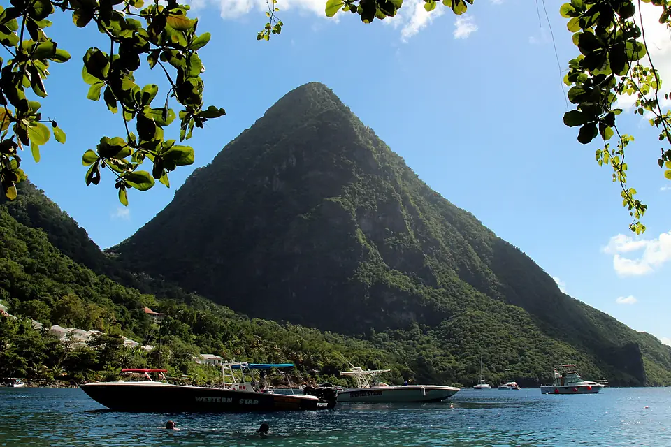 Piton Peak (23855512279)