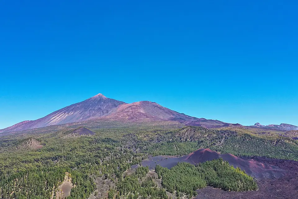 Aerial view of Chinyero volcano on Tenerife, Canary Islands, Spain (48225248822)
