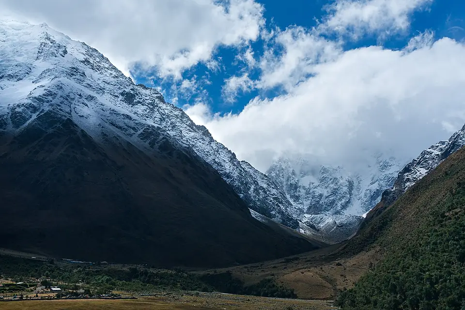 Mountain valley in the Andes (Unsplash)