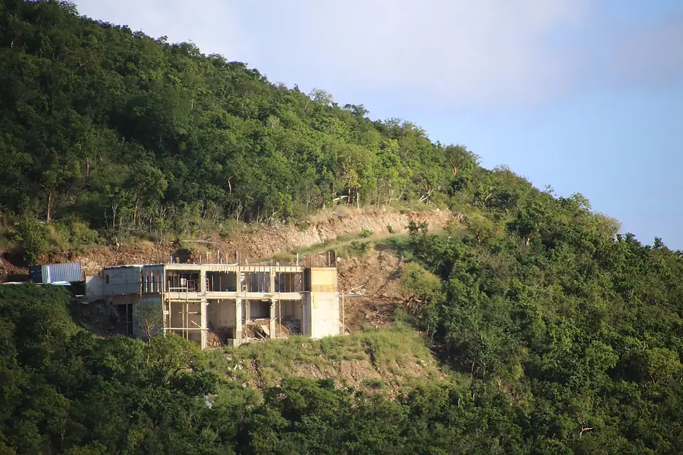 New Hillside Construction (16089551087)