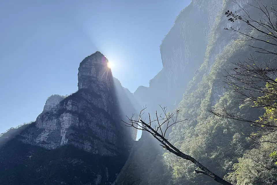 Solar effect with Tianmen Mountain 01