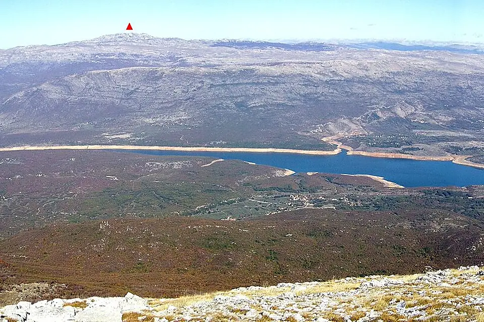 Troglav Peruca