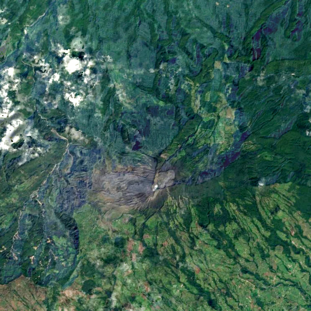 Turrialba seen from above (Sentinel-2)