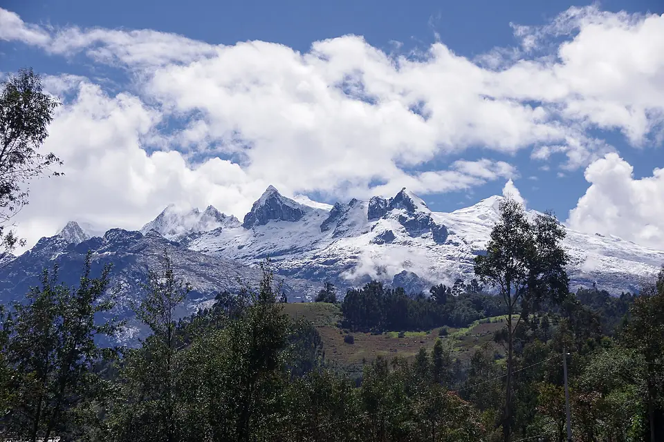 Nevado Vallunaraju desde la provincia de Carhuaz