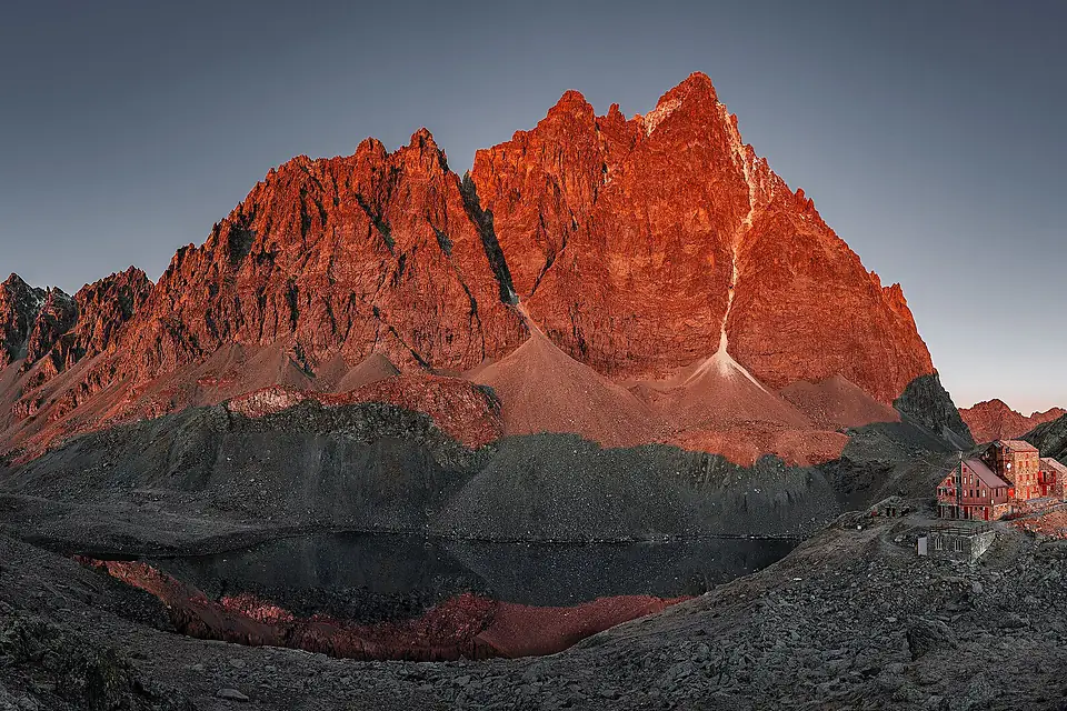 Burning Monviso - East face