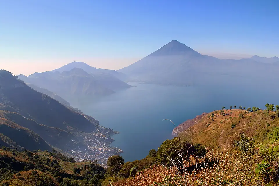 1 lake atitlan panorama 2009